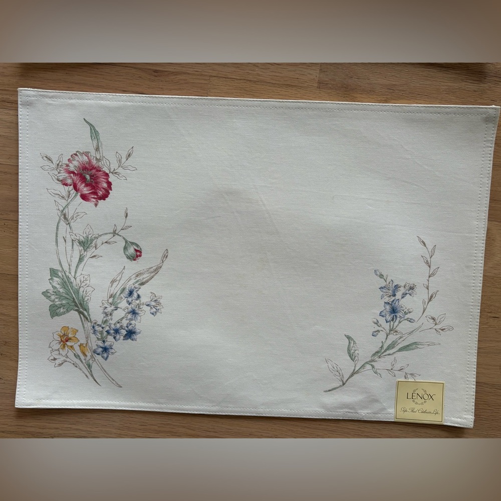 Lenox Butterfly Meadow/Artist's Sketchbook Placemats set of 10 - Picture 2 of 12